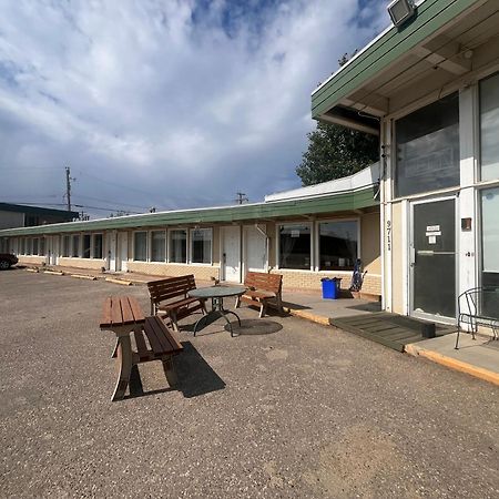 Caravan Motel Fort St. John Exterior photo