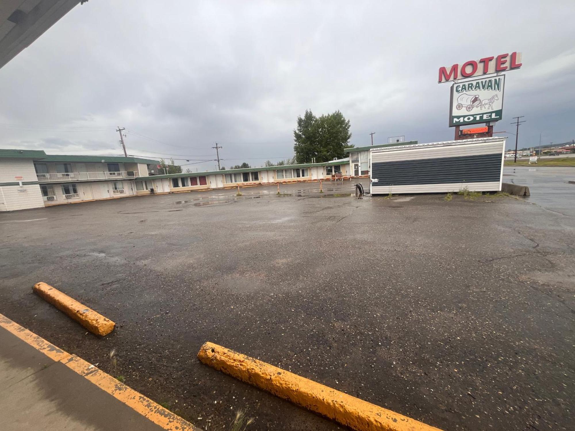 Caravan Motel Fort St. John Exterior photo