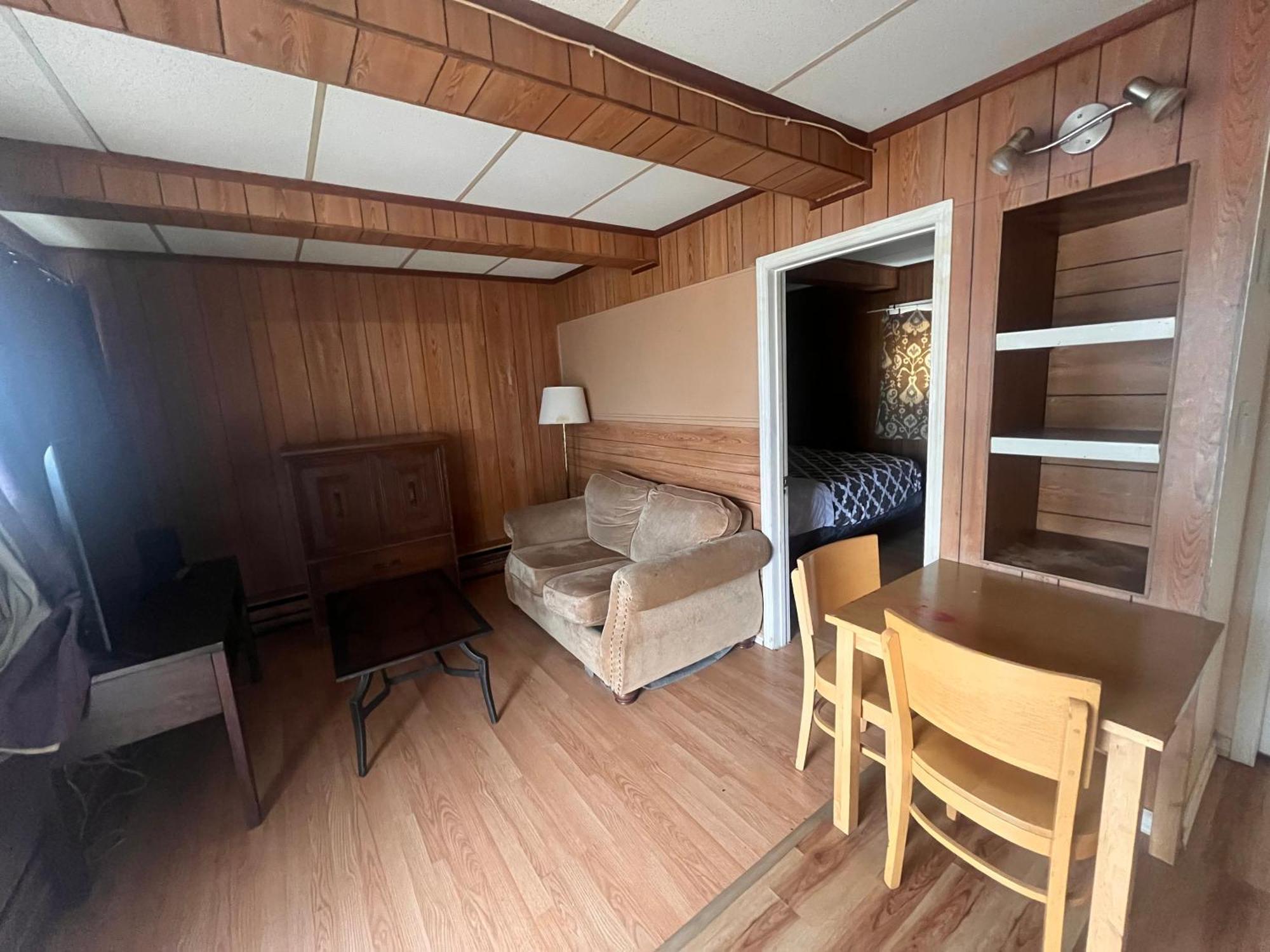 Caravan Motel Fort St. John Exterior photo